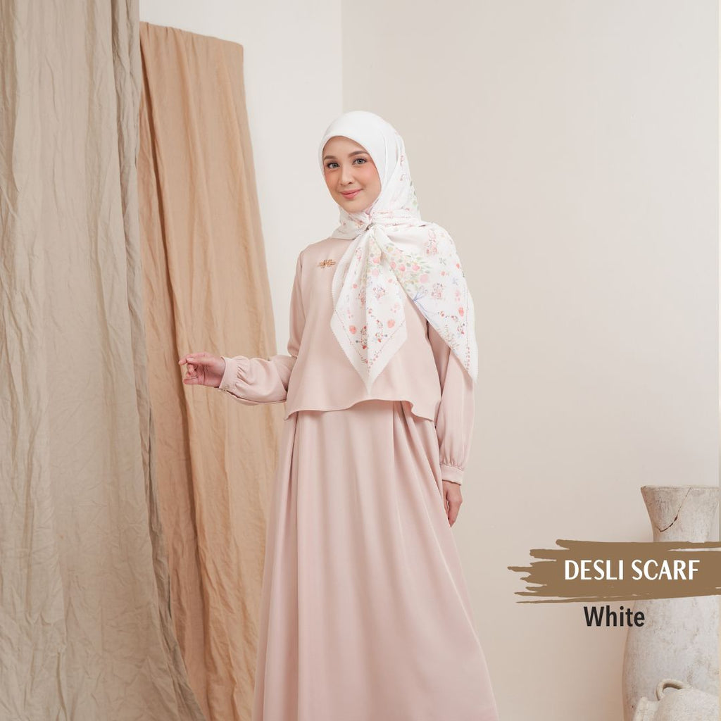 Desly Scarf - DP32.10 DV32.10 DJ32.10 White - Hijab Wanita Cantik